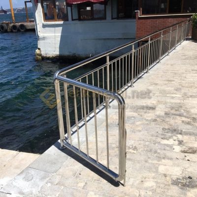 dik cubuklu paslanmaz korkuluk 2 400x400
