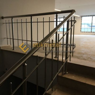 dikine cubuklu paslanmaz korkuluk 5 400x400