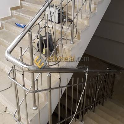 dikine cubuklu paslanmaz korkuluk 6 400x400