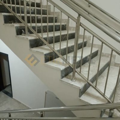 dikine emniyet seritli paslanmaz korkuluk 4 400x400