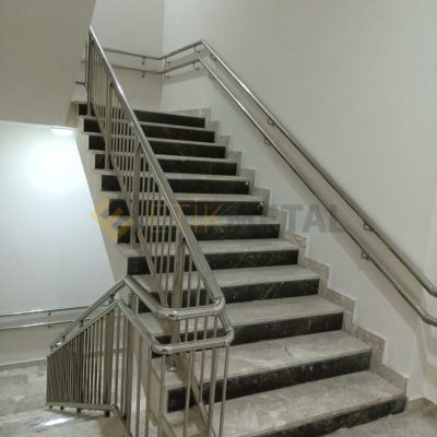 dikine emniyet seritli paslanmaz korkuluk 6 400x400