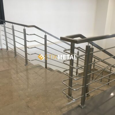kare profil merdiven korkuluk 1 400x400