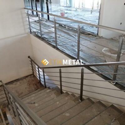kare profil merdiven korkuluk 7 400x400