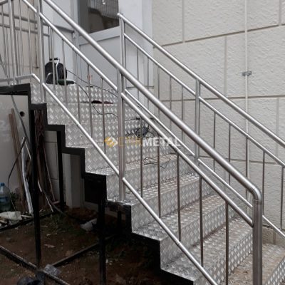 krom merdiven korkulugu 2 400x400