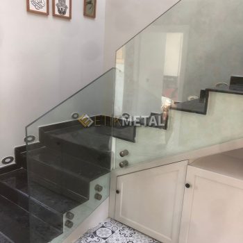 noktasal tutucu cam korkuluk 2