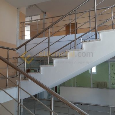 okul merdiveni paslanmaz korkuluk 2 400x400